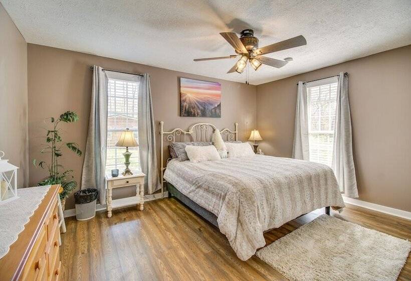 Homey Luray Cabin W/ Fire Pit & Deck!