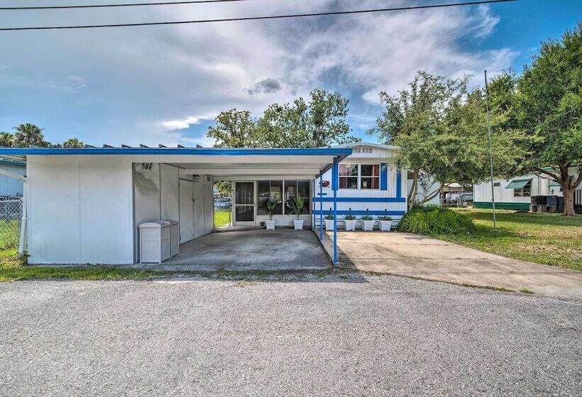 Homosassa Retreat W/ Sunroom & Canal Views!