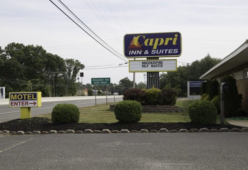 فندق Capri Inn And Suites
