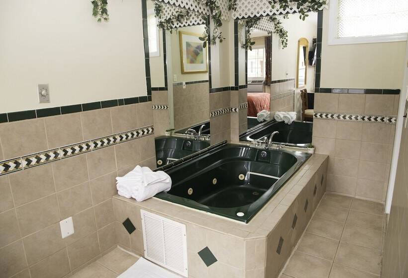 فندق Capri Inn And Suites