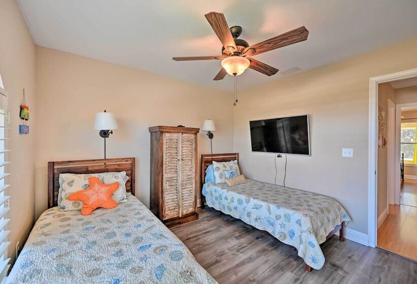 House W/ Heated Pool & Grill   Walk To Beach!