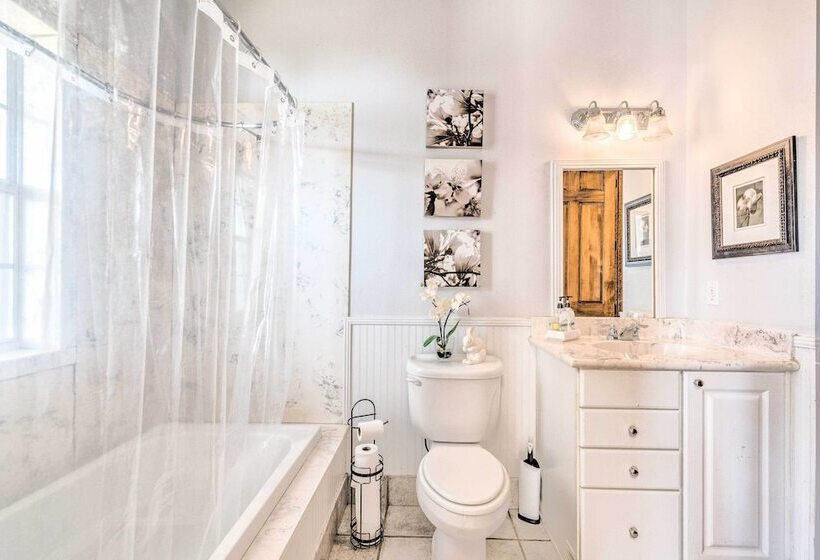 House W/ Wraparound Porch, 1/2 Mi To Lake!