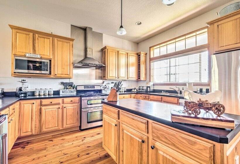 House W/ Wraparound Porch, 1/2 Mi To Lake!