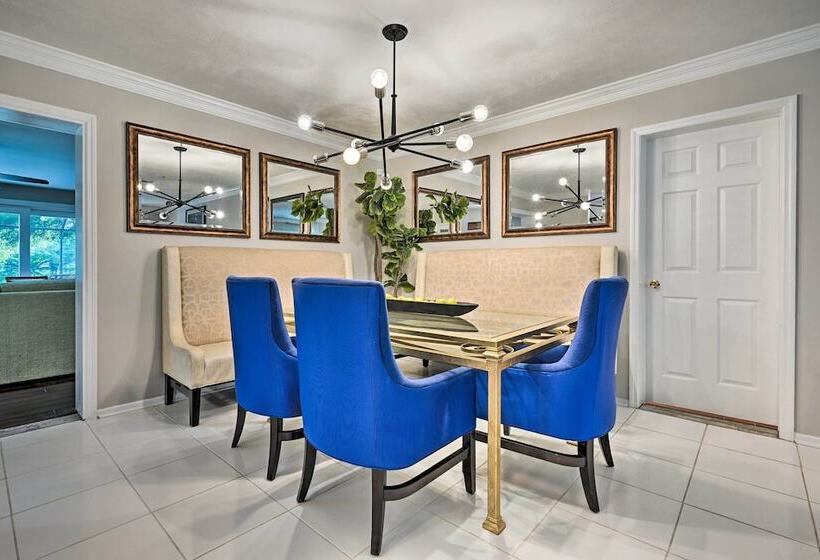 Huge Lutz Family Retreat W/ Game Room & Pool!