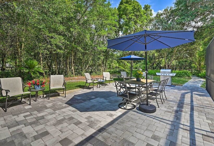 Huge Lutz Family Retreat W/ Game Room & Pool!