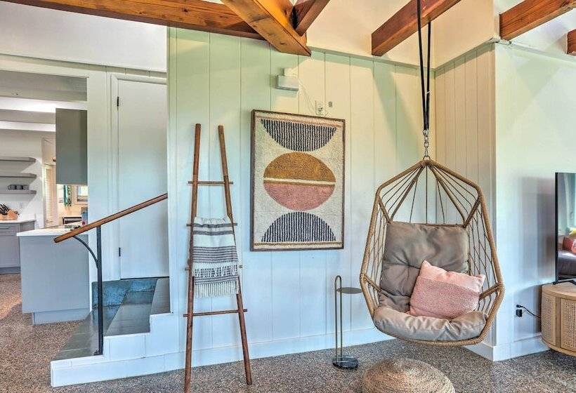 Hutchinson Island Cottage: Steps To The Beach