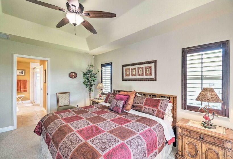 6 Mi To Waterpark: Tropical Home In Cape Coral