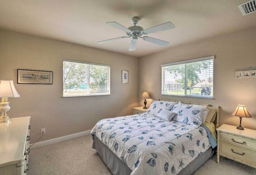 6 Mi To Waterpark: Tropical Home In Cape Coral