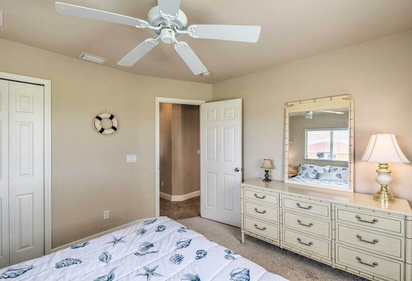 6 Mi To Waterpark: Tropical Home In Cape Coral