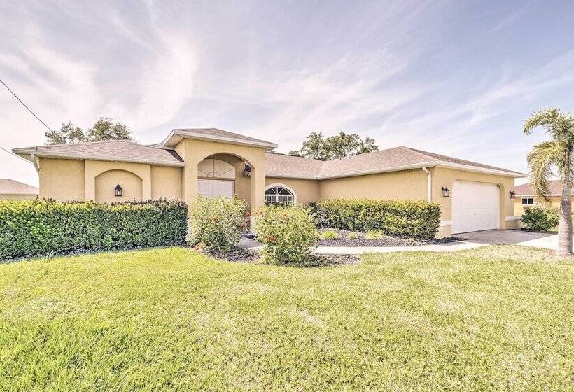 6 Mi To Waterpark: Tropical Home In Cape Coral