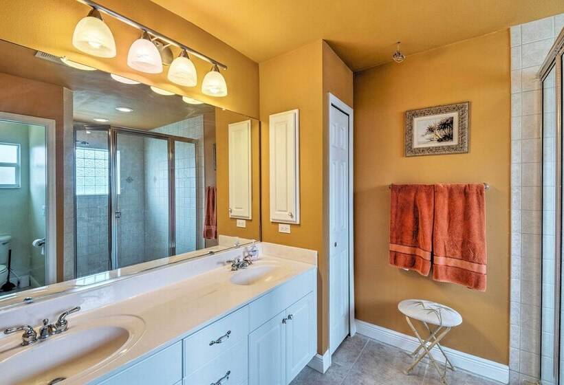 6 Mi To Waterpark: Tropical Home In Cape Coral