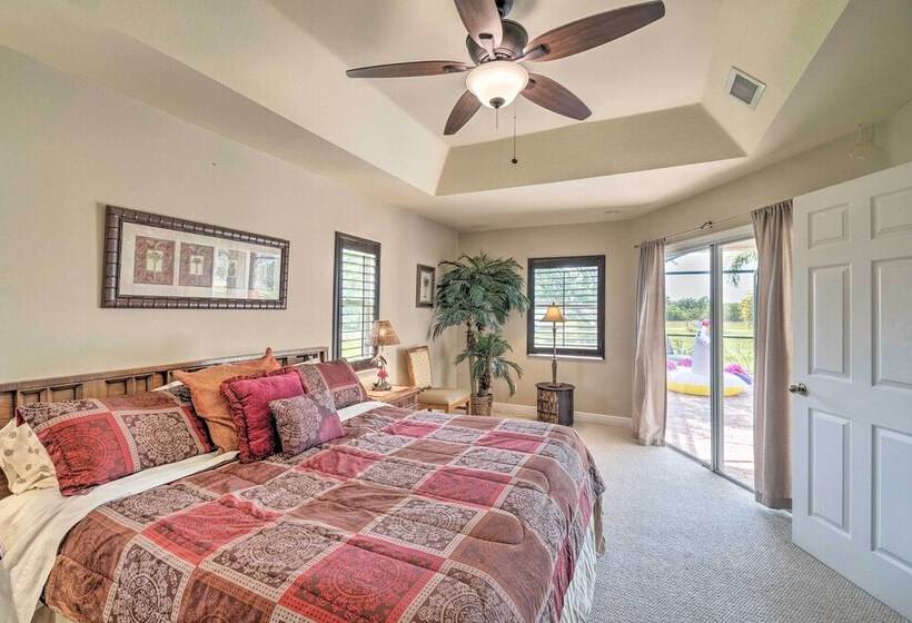 6 Mi To Waterpark: Tropical Home In Cape Coral