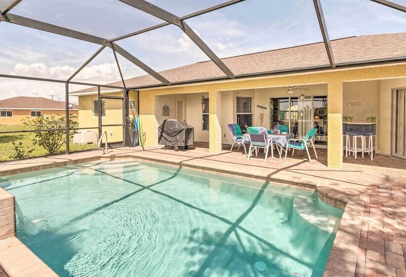 6 Mi To Waterpark: Tropical Home In Cape Coral