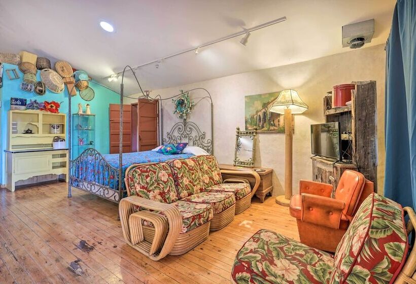 Idyllic Española Casita W/ Charcoal Grill