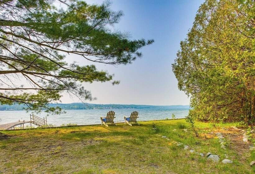 Idyllic Suttons Bay Home W/ 500  Of Waterfront