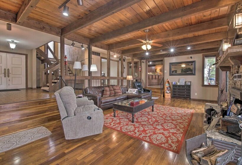 Inviting Home W/ Pool & Hot Tub On Table Rock Lake