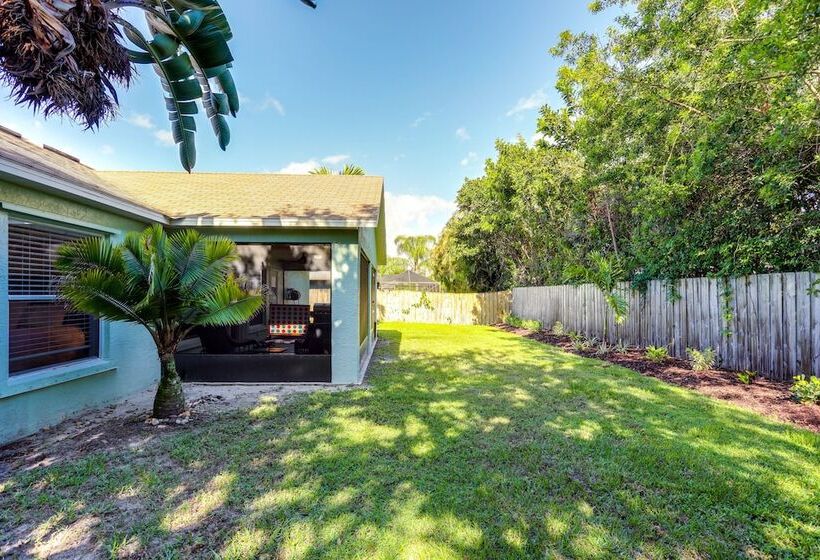 Inviting Jensen Beach Home W/ Screened In Patio!