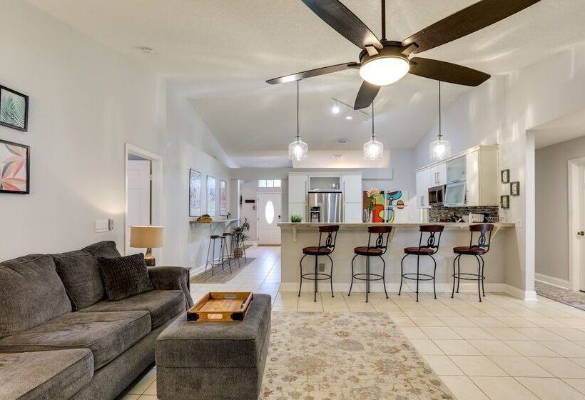 Inviting Jensen Beach Home W/ Screened In Patio!