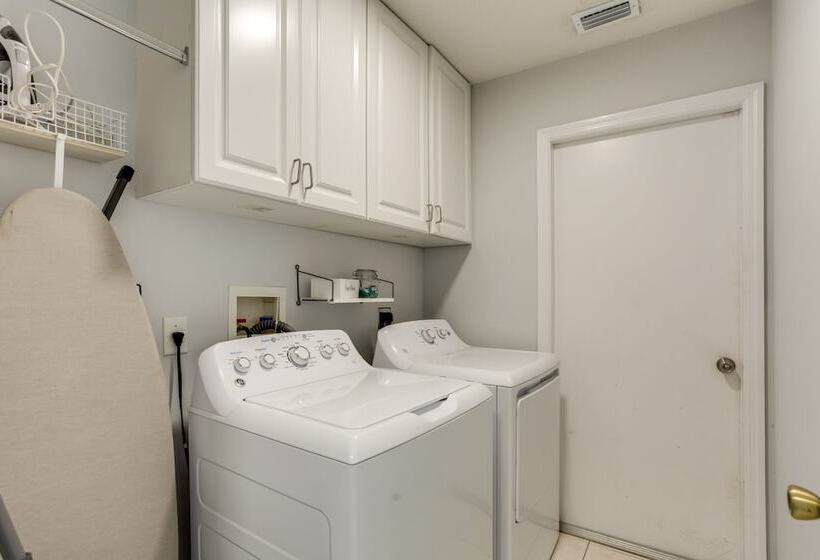 Inviting Jensen Beach Home W/ Screened In Patio!
