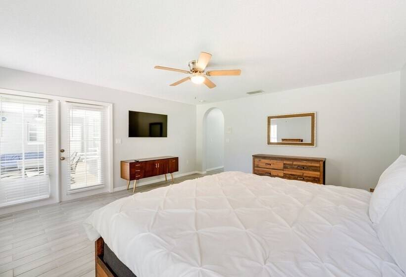 Inviting Home W/ Lanai & Pool In Kissimmee!