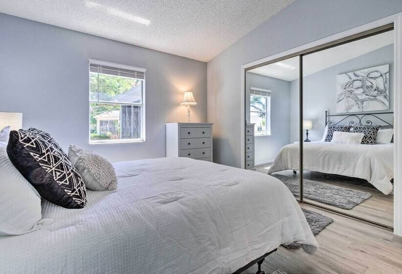 Inviting Lady Lake House: In The Village!