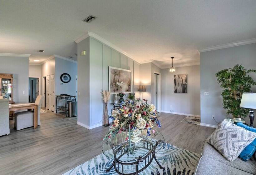 Inviting Lady Lake House: In The Village!