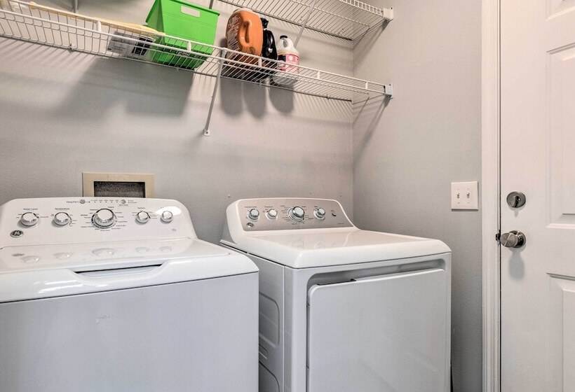 Inviting Lady Lake House: In The Village!