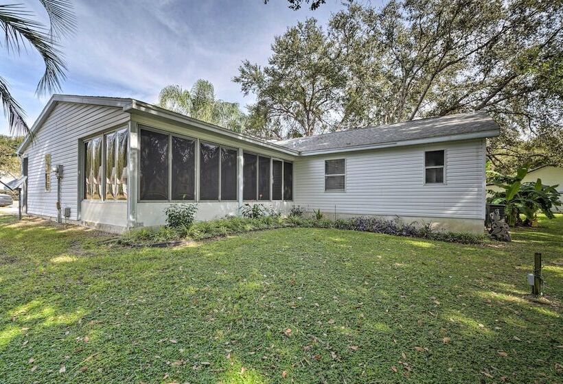 Inviting Lady Lake House: In The Village!