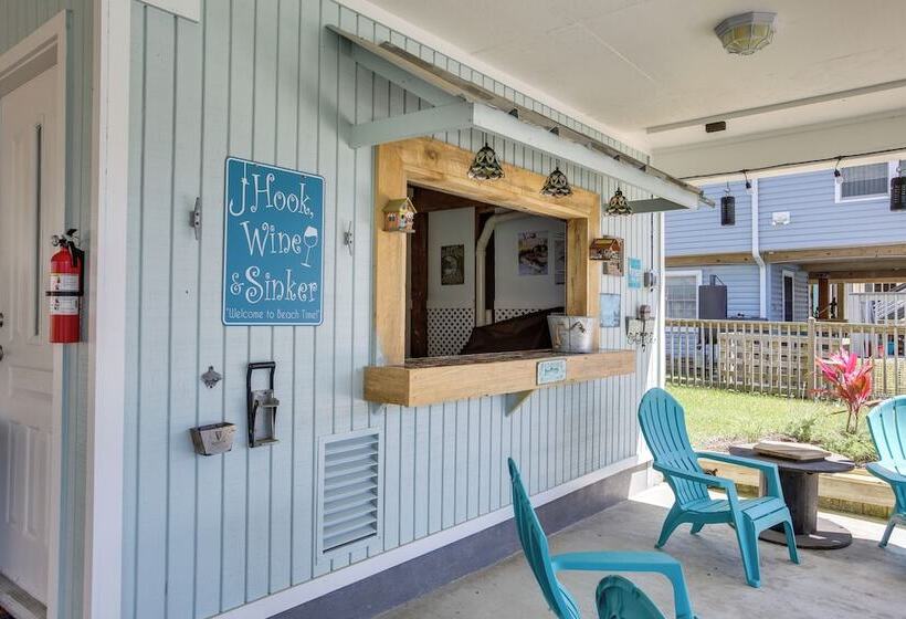 Jamaica Beach Canal Home W/ Private Boat Dock!