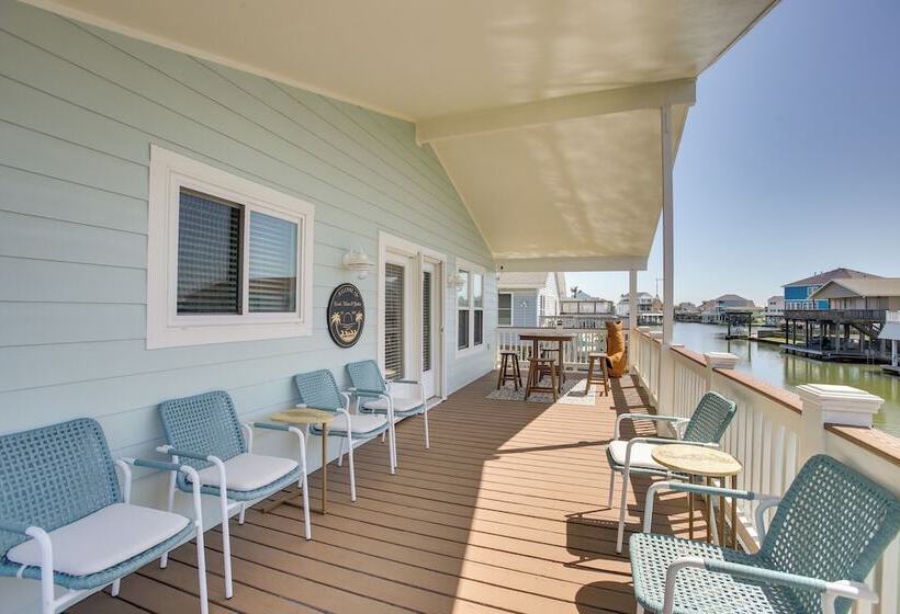 Jamaica Beach Canal Home W/ Private Boat Dock!