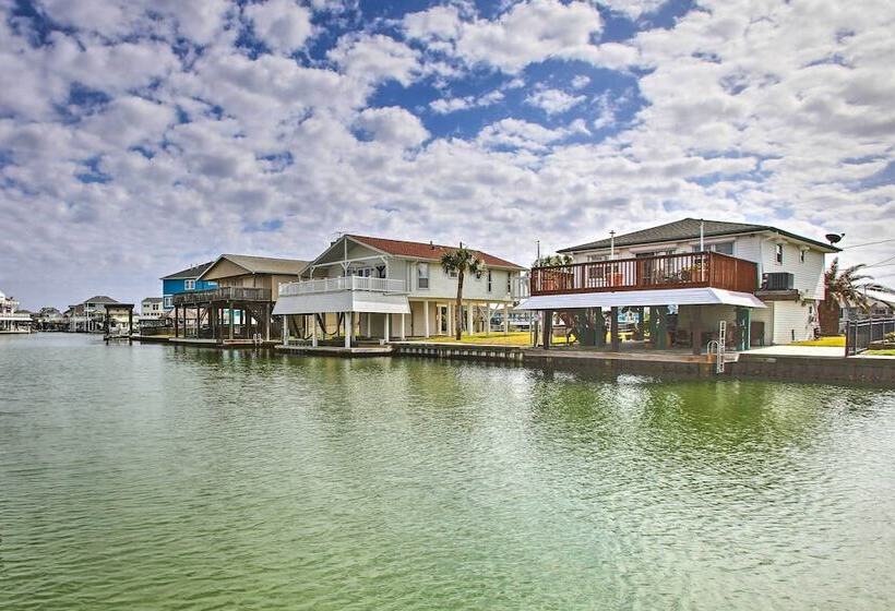 Jamaica Beach Canal Home W/ Private Boat Dock!
