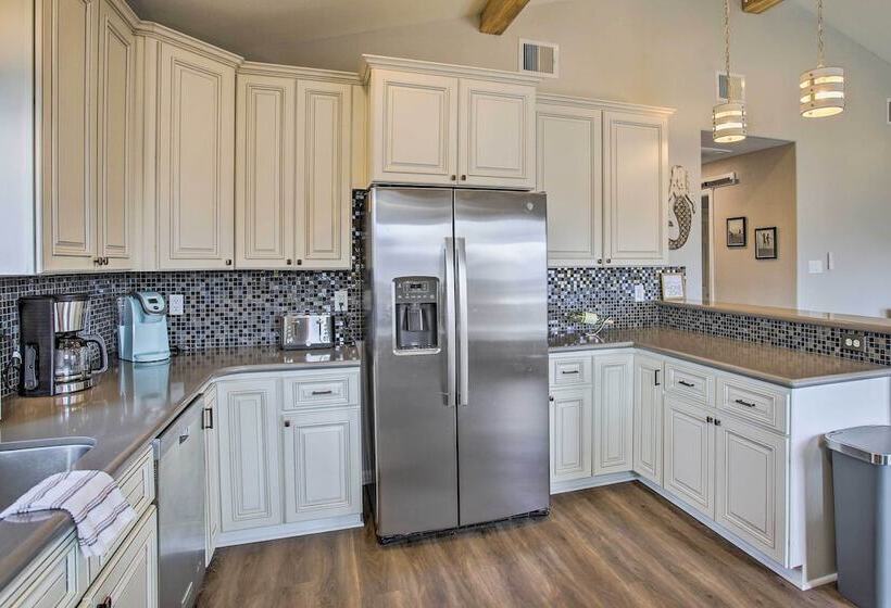 Jamaica Beach Canal Home W/ Private Boat Dock!