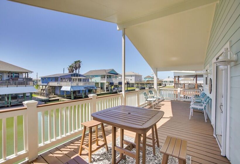 Jamaica Beach Canal Home W/ Private Boat Dock!