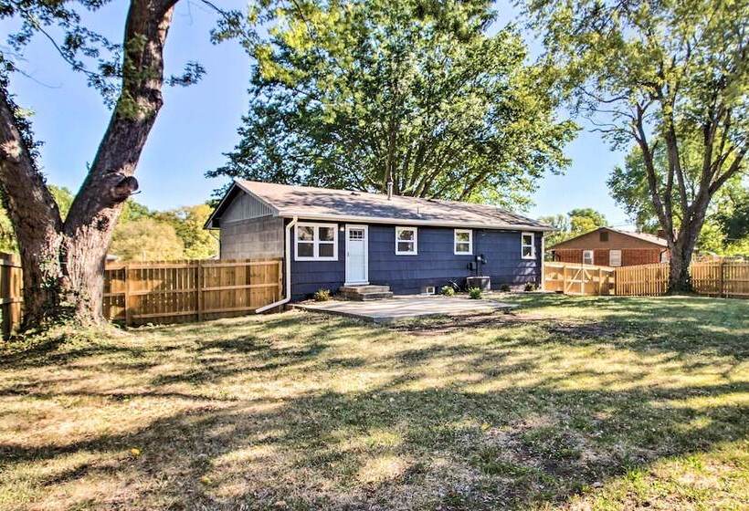 Kansas City Split Level Home, Near Stadiums!