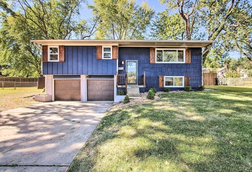 Kansas City Split Level Home, Near Stadiums!
