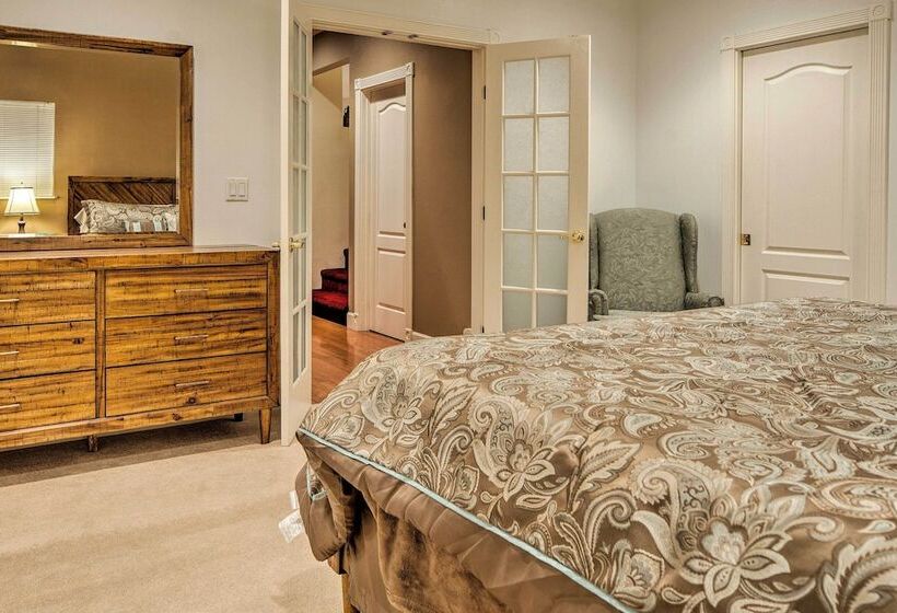 Ketchikan Home: Bay Views, 1/2 Mi To Hiking Trails