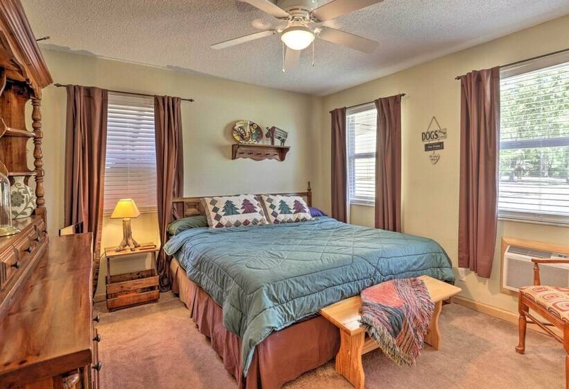 Keystone Heights Lakefront Cabin   Fire Pit, Grill