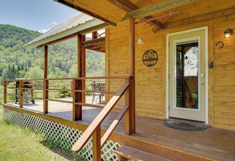 Killington Area Escape W/ Deck, Views & Hot Tub!