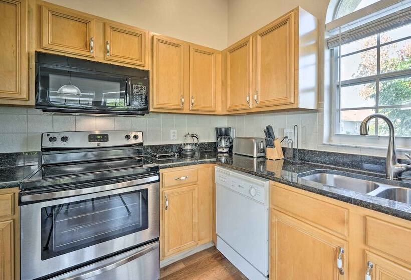 Kissimmee Escape W/ Lanai & Private Pool!