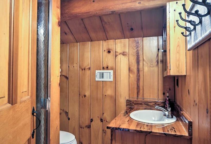 Lake Broward Cabin W/ Private Boat Launch & Dock!