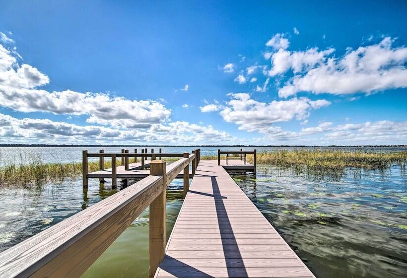 Waterfront Lake Dora Escape W/ Private Dock & Slip