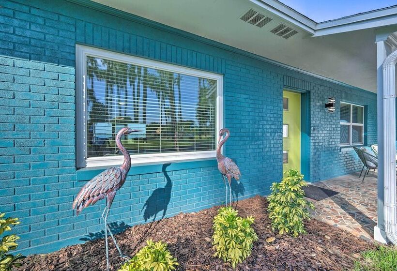 Waterfront Lake Dora Escape W/ Private Dock & Slip