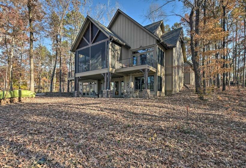 Lake Keowee Cottage W/ Deck & Private Dock!
