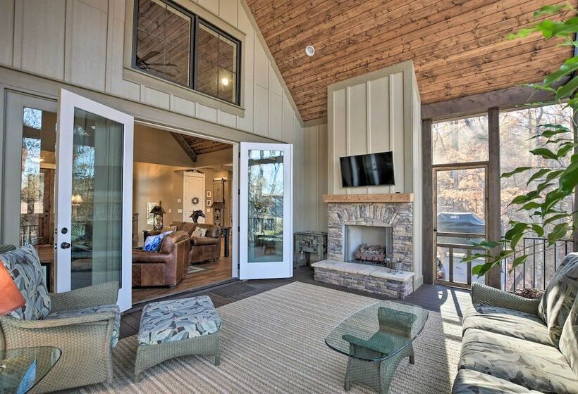 Lake Keowee Cottage W/ Deck & Private Dock!