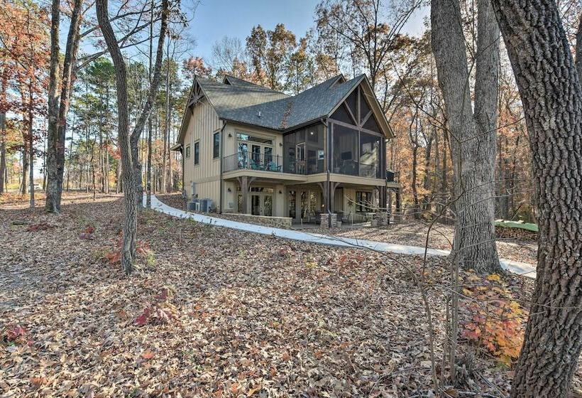 Lake Keowee Cottage W/ Deck & Private Dock!
