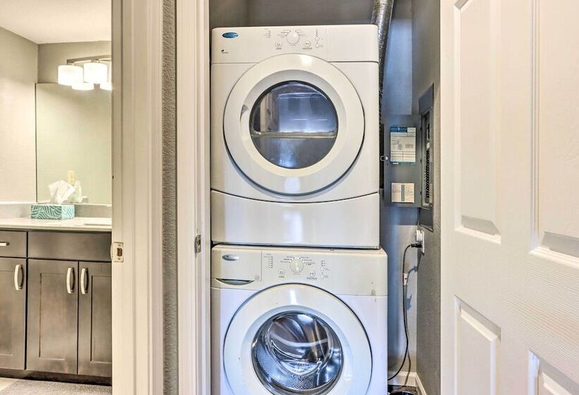 < 1 Mi To Margaritaville Resort: Osage Beach Home!