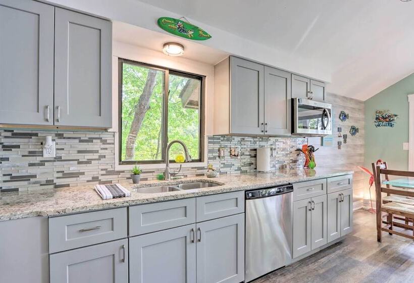 2 Mi To Margaritaville: Lake Of The Ozarks Home!