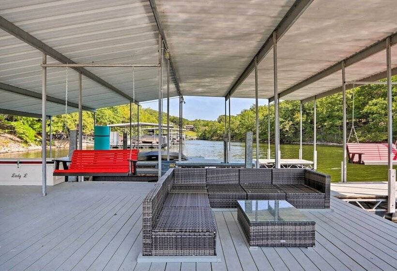 2 Mi To Margaritaville: Lake Of The Ozarks Home!