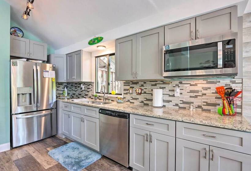 2 Mi To Margaritaville: Lake Of The Ozarks Home!