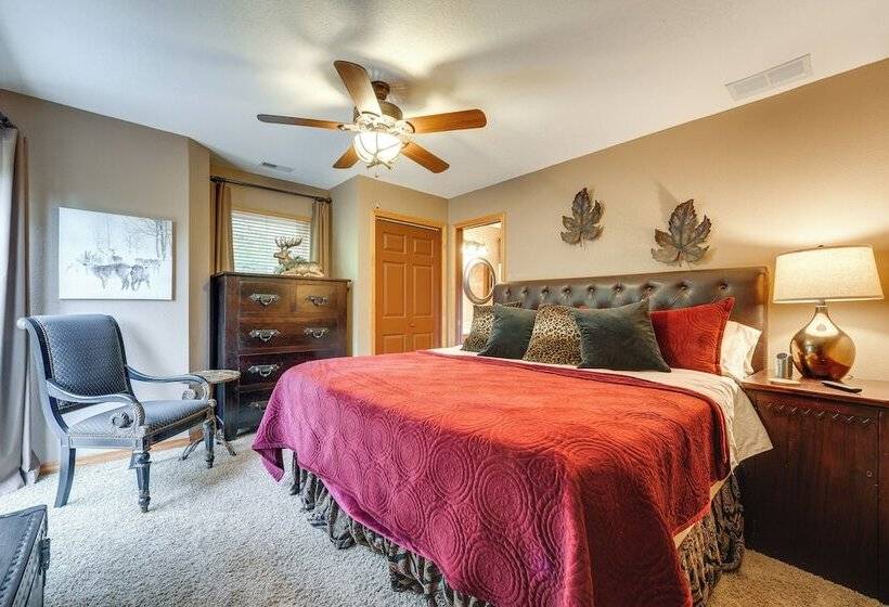 Lake View Home In Blue Eye W/ Hot Tub & Fire Pit!